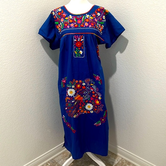 ⚜️🔷⚜️Traditional Mexican Tehuacán Embroidered woman’s dress - Picture 2 of 16